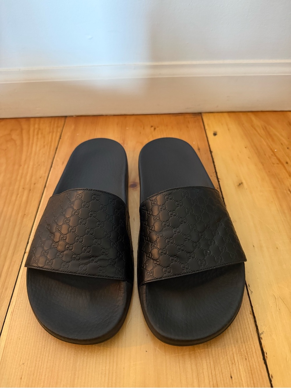 Gucci Micro Guccissima Soft Nero Slides, size 40, EUC